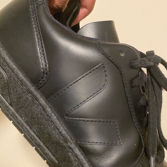 Men's V-10 Bastille Vegan Leather Sneakers - Picture 3 of 5